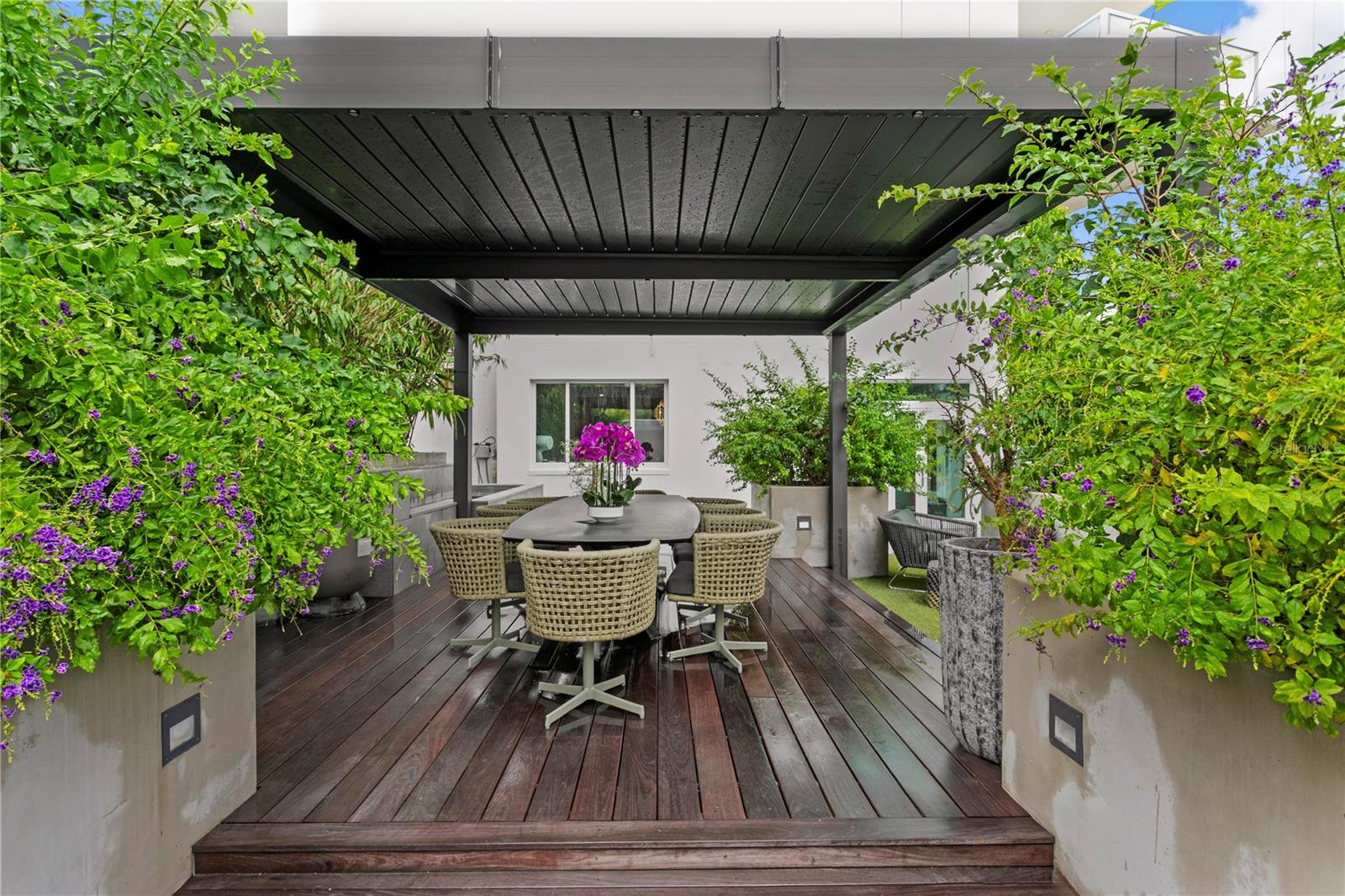 TB8390929 Property Photo