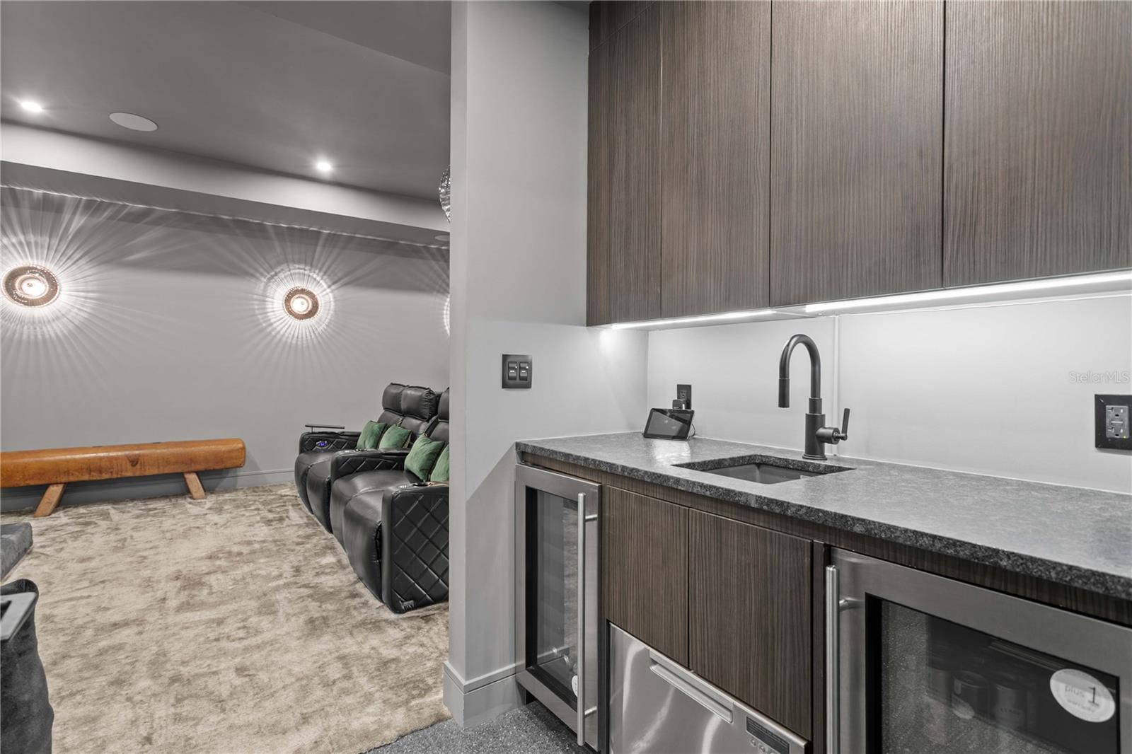 TB8390929 Property Photo