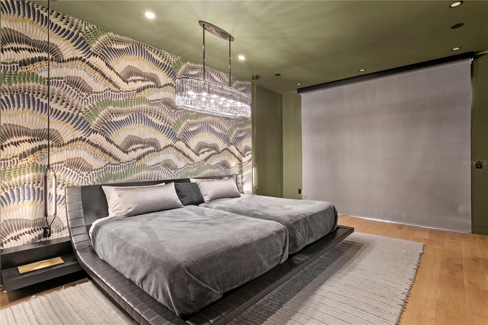 TB8390929 Property Photo