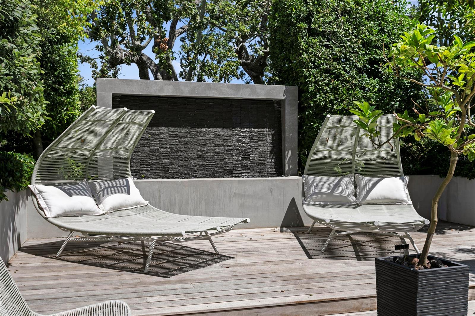 TB8390929 Property Photo