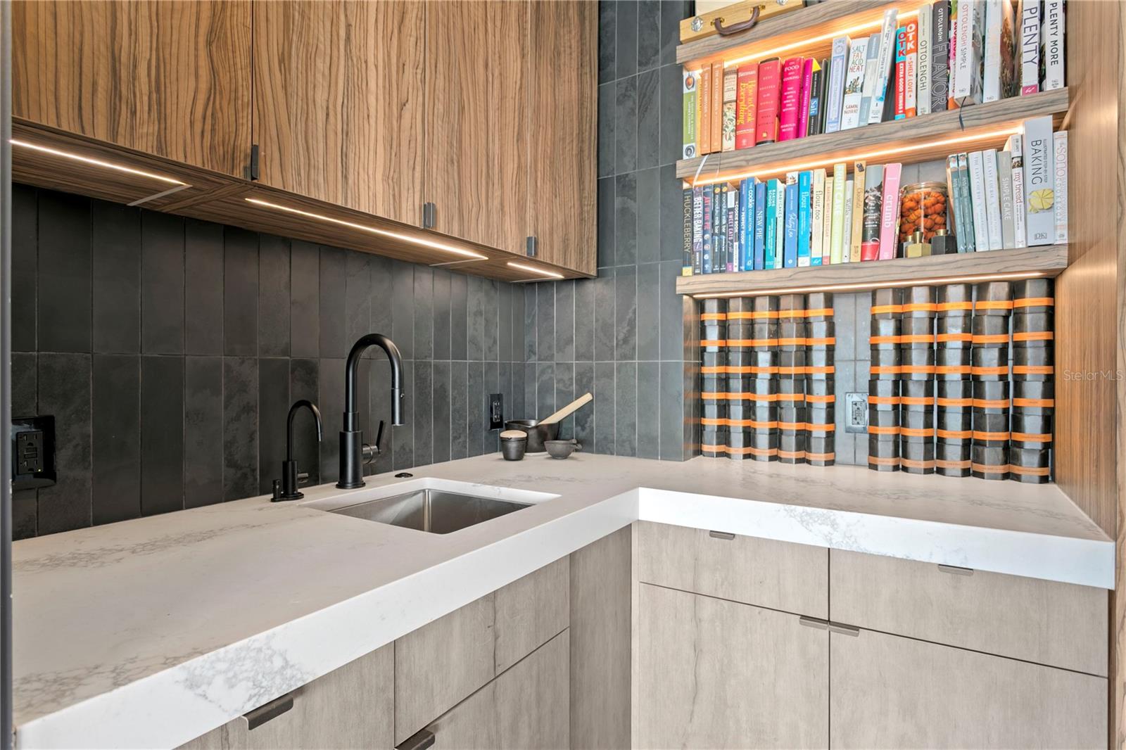 TB8390929 Property Photo