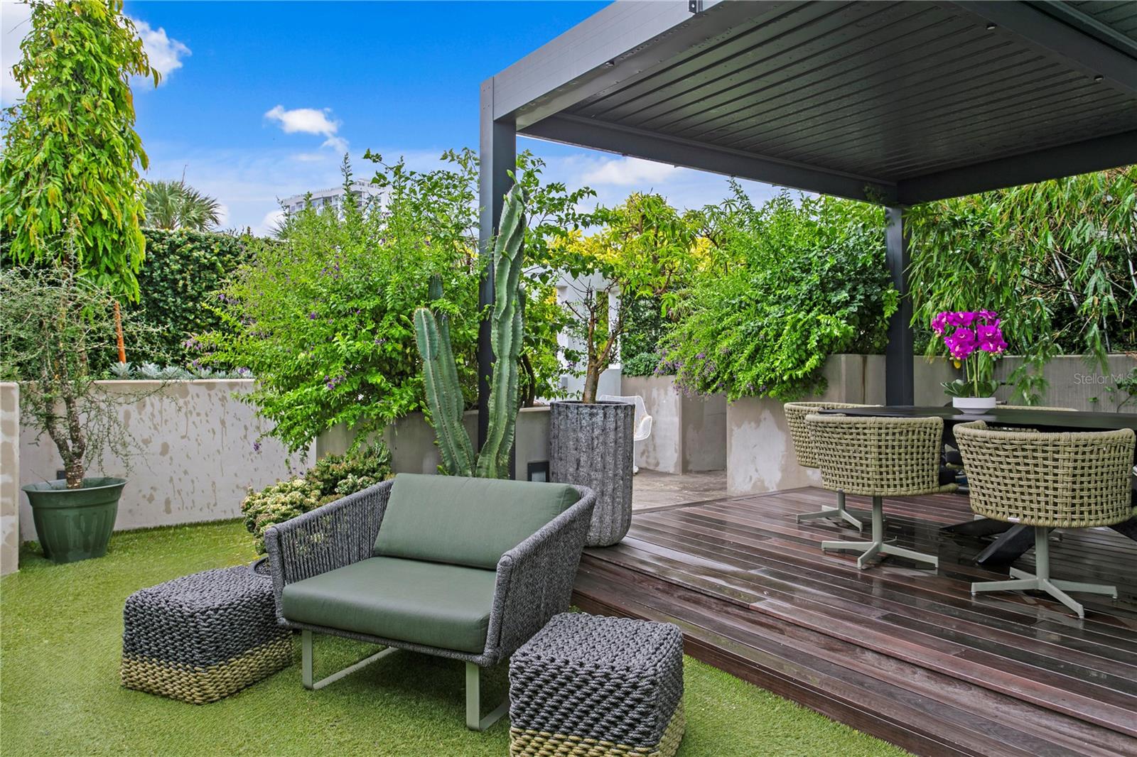 TB8390929 Property Photo