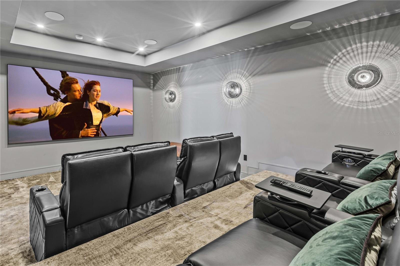 TB8390929 Property Photo