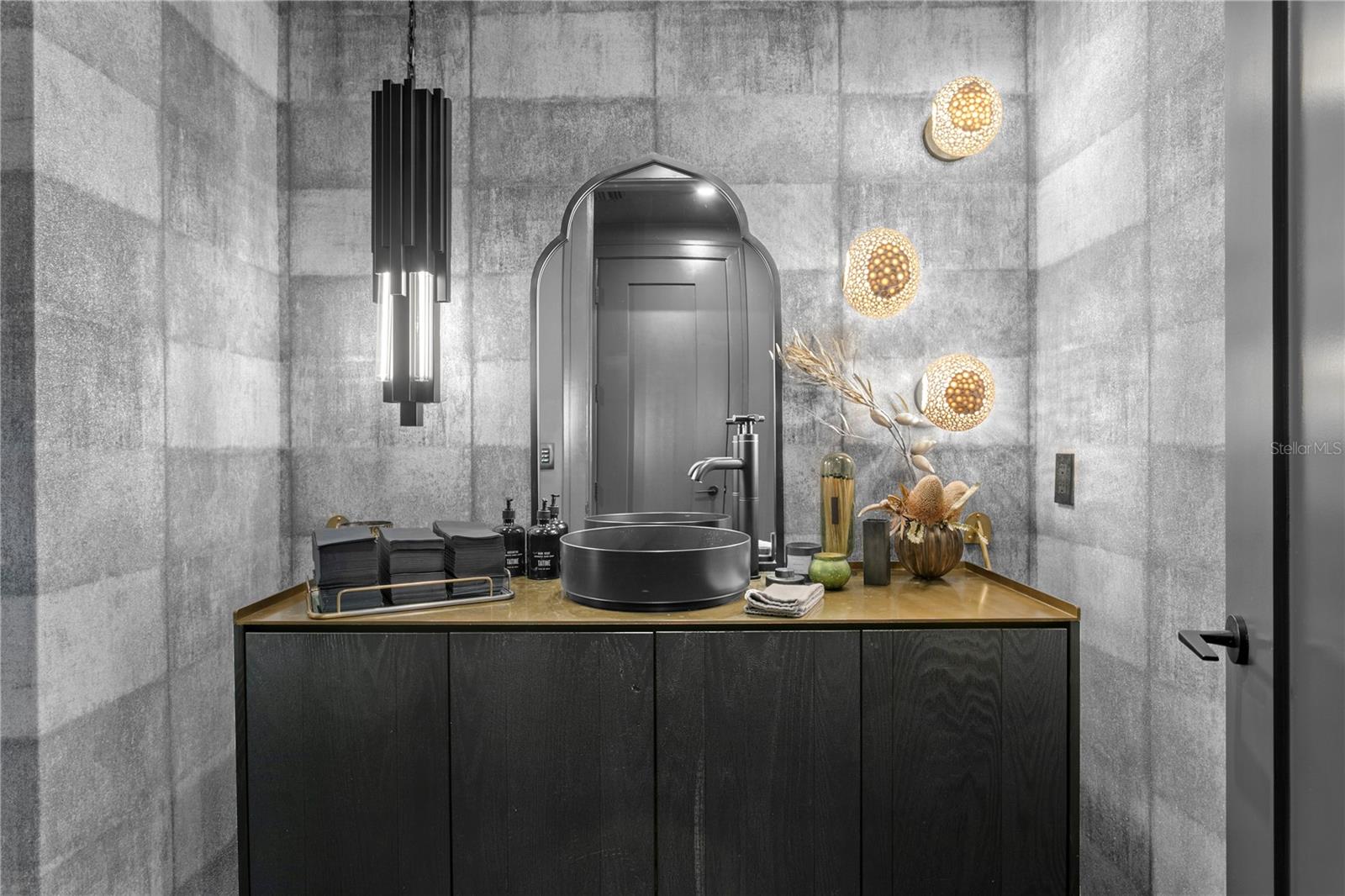 TB8390929 Property Photo