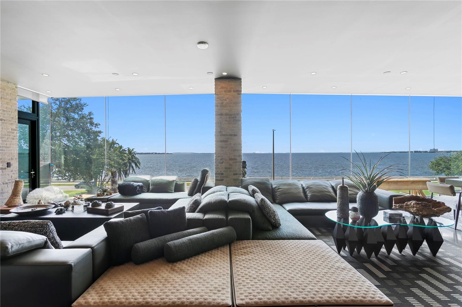 TB8390929 Property Photo