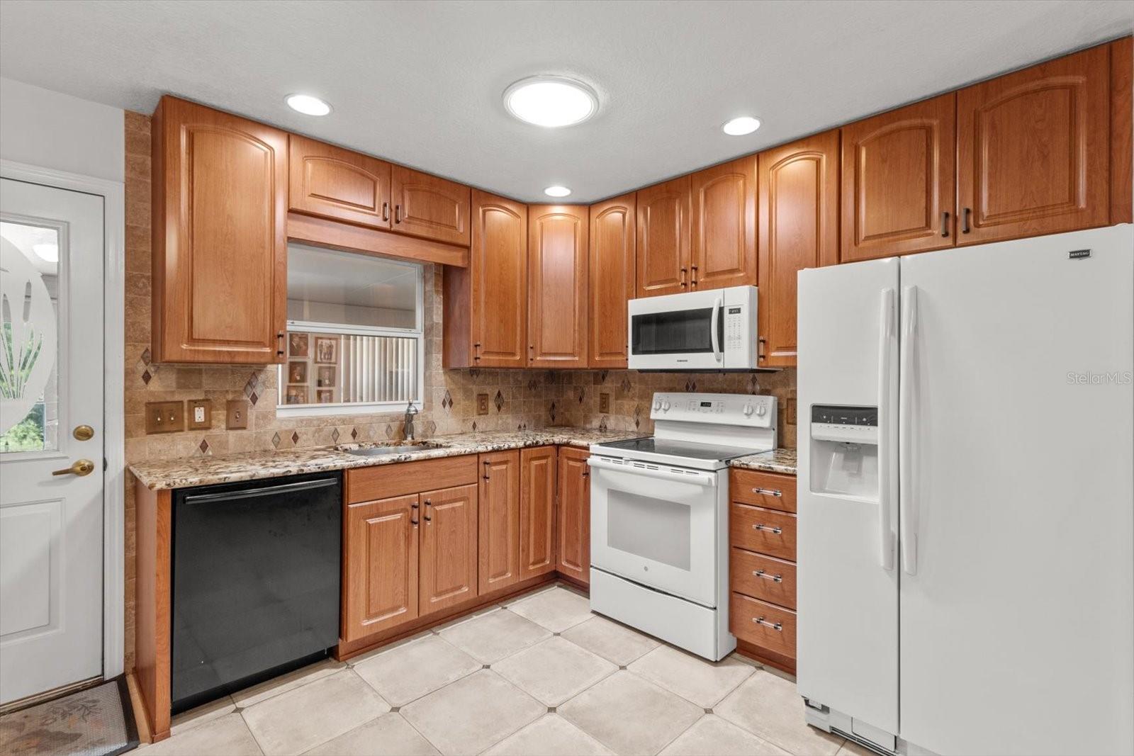 2542 N REGATTA PT, CRYSTAL RIVER, FL, 34429