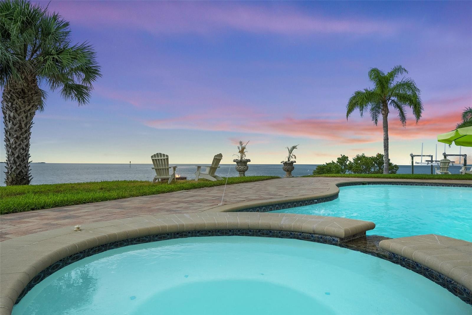 TB8391162 Property Photo