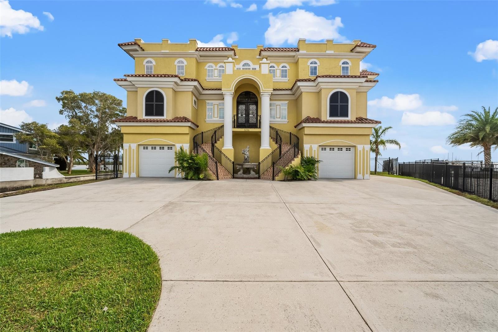 TB8391162 Property Photo