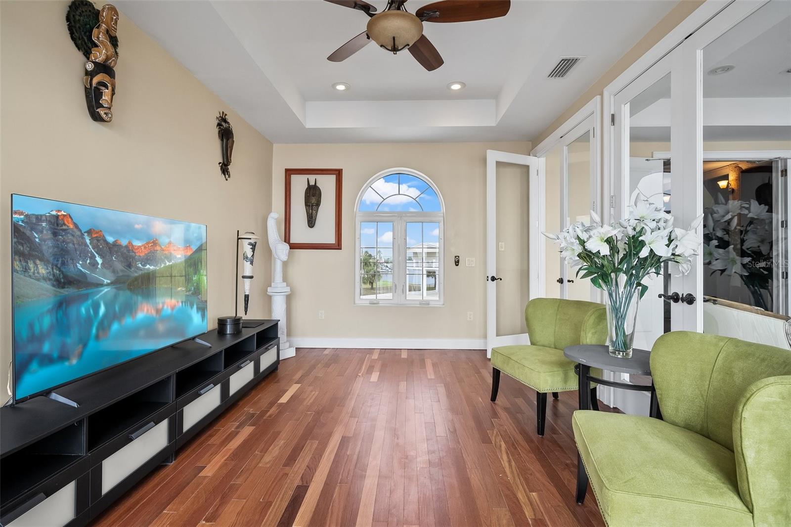 TB8391162 Property Photo