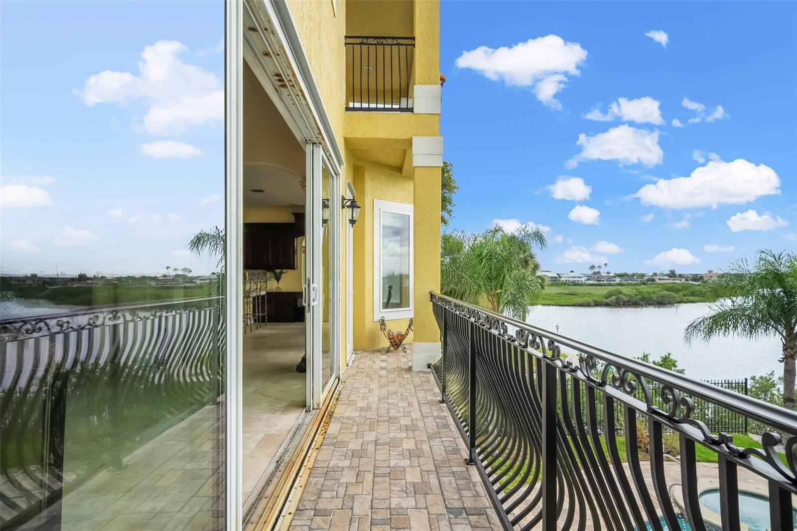 TB8391162 Property Photo