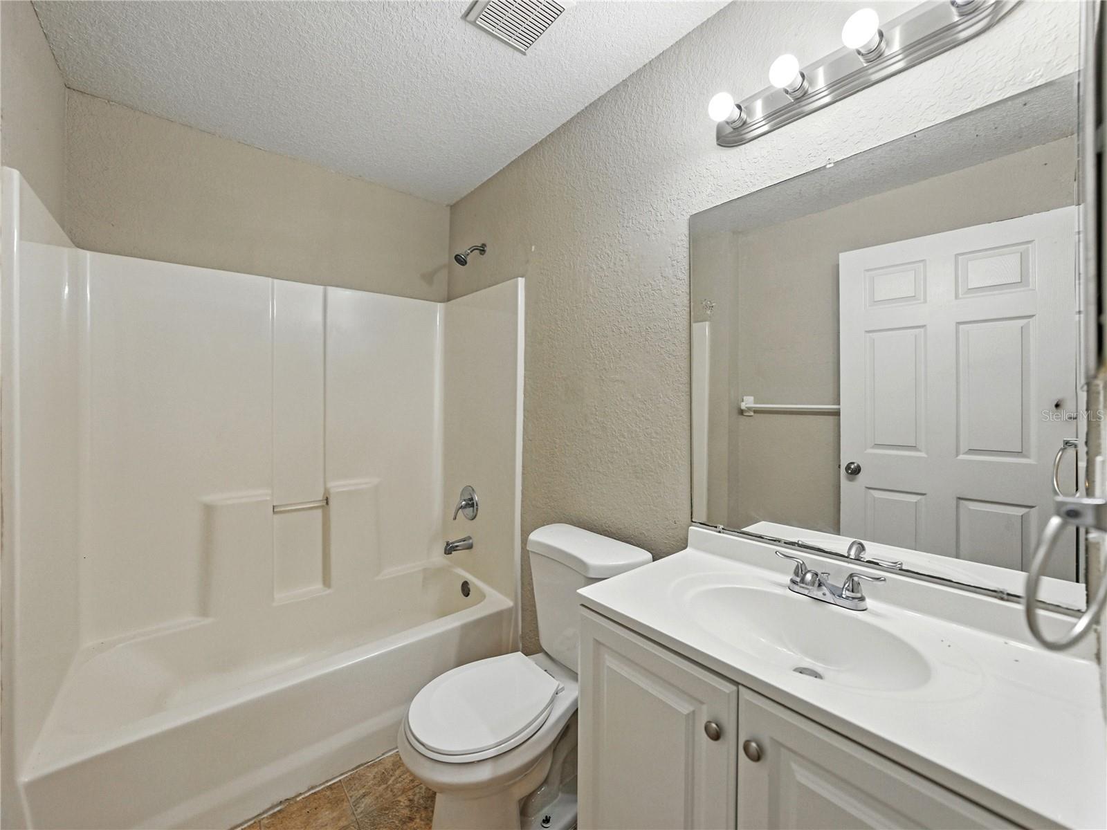 829 N LAKE AVE, LAKELAND, FL, 33801