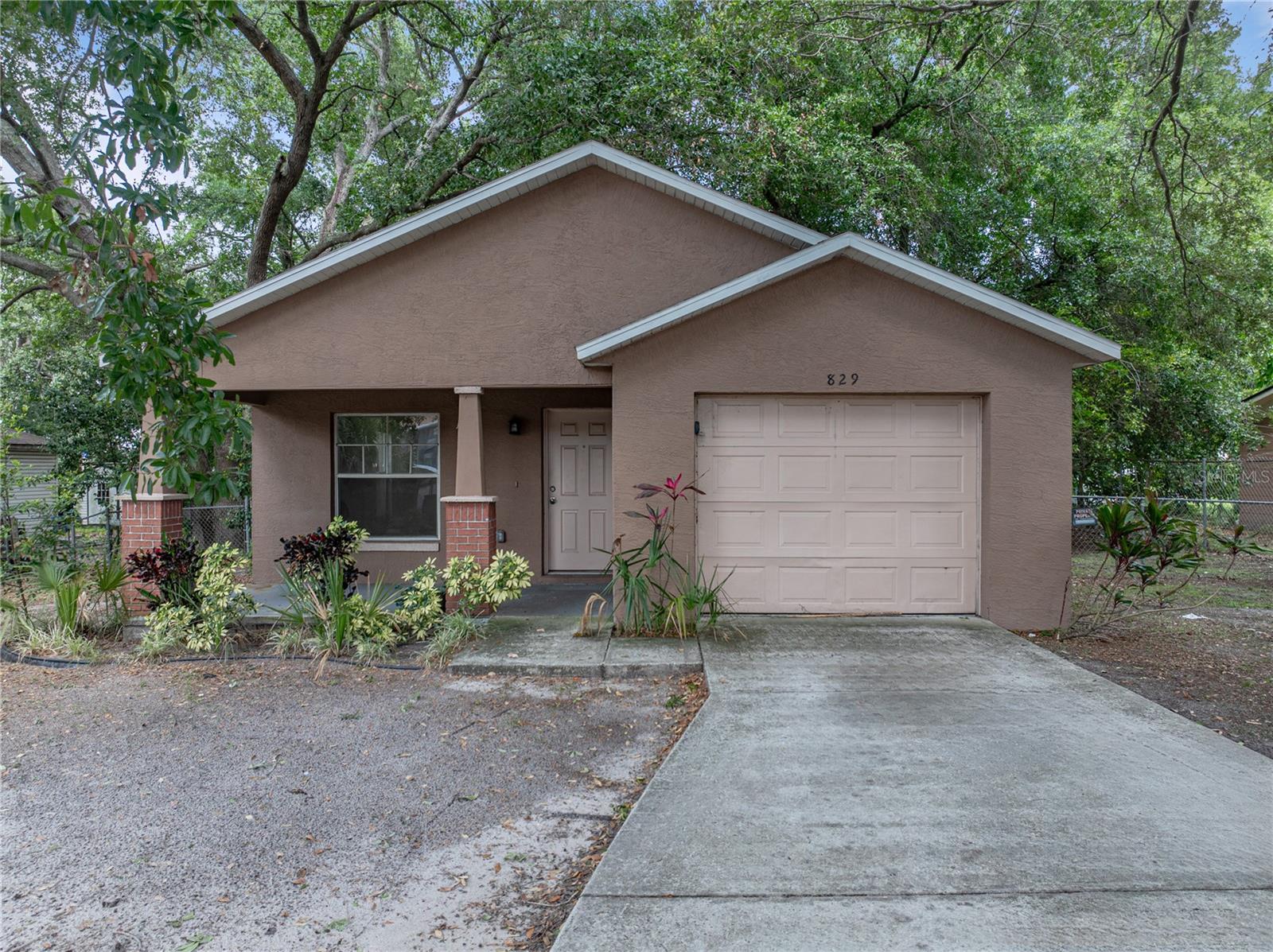 829 N LAKE AVE, LAKELAND, FL, 33801