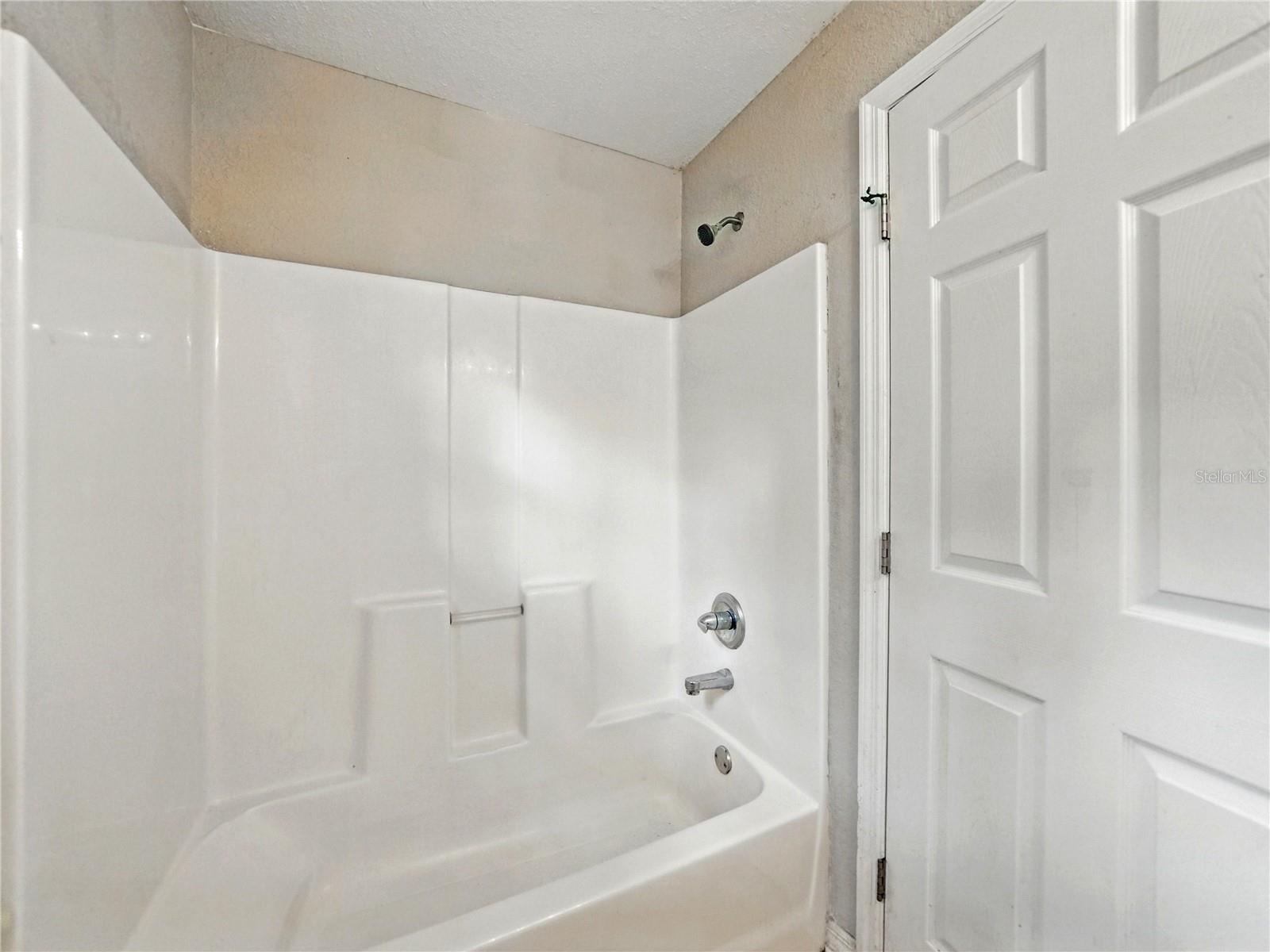 829 N LAKE AVE, LAKELAND, FL, 33801