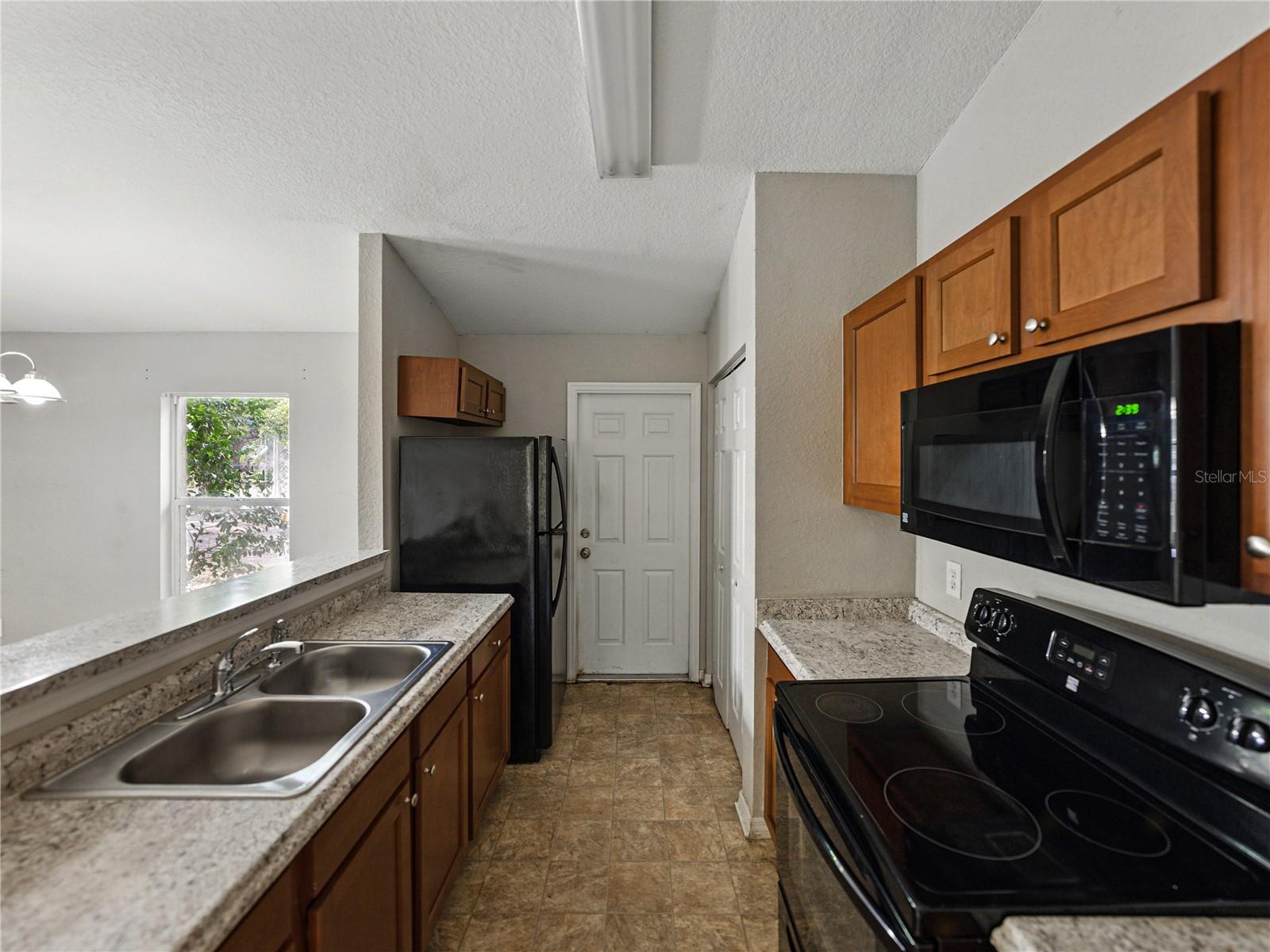 829 N LAKE AVE, LAKELAND, FL, 33801