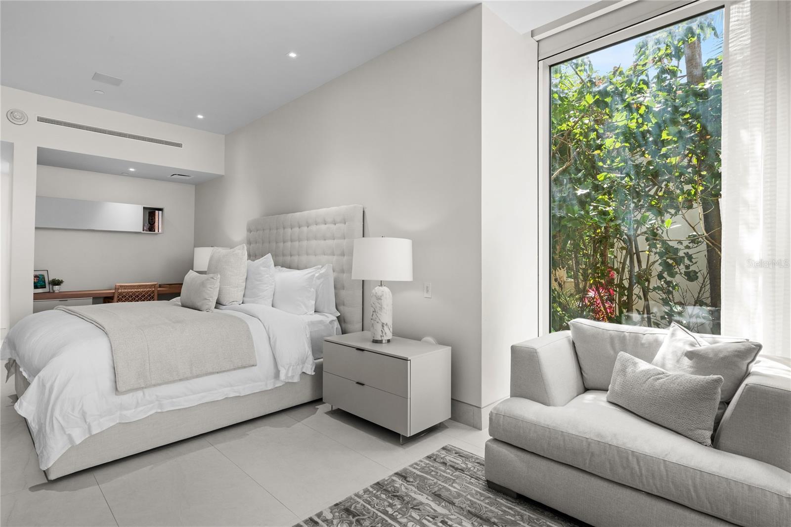 PR9113943 Property Photo