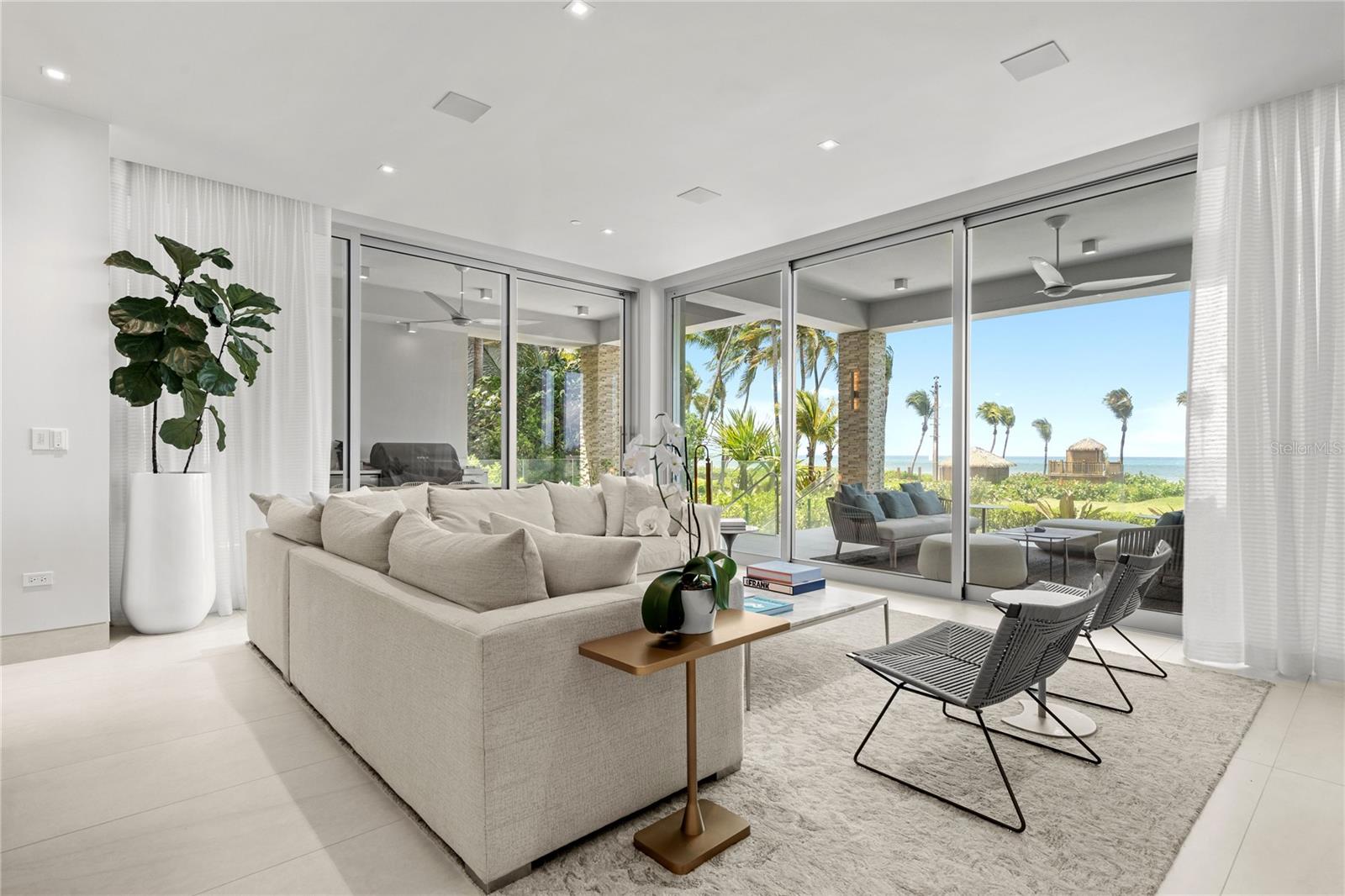 PR9113943 Property Photo