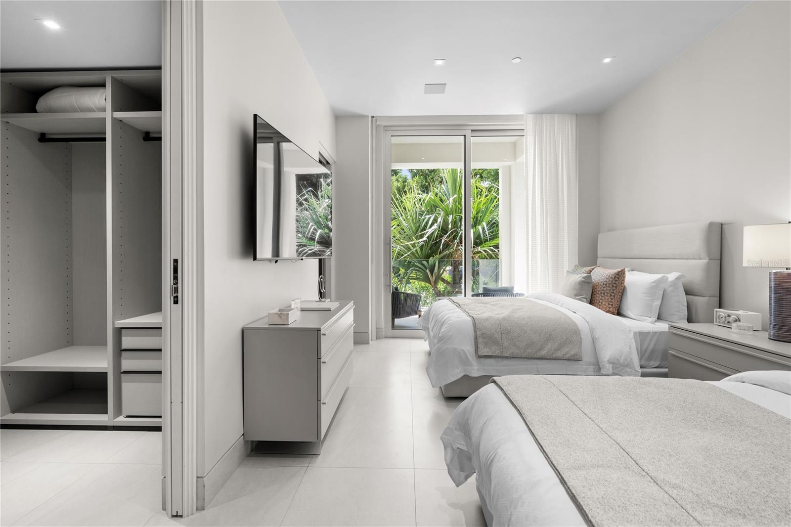 PR9113943 Property Photo