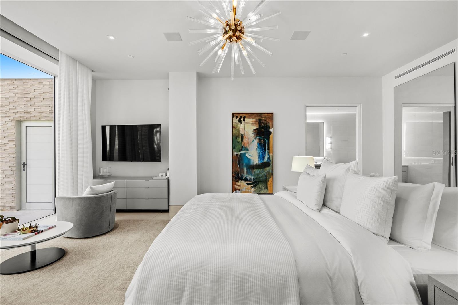 PR9113943 Property Photo