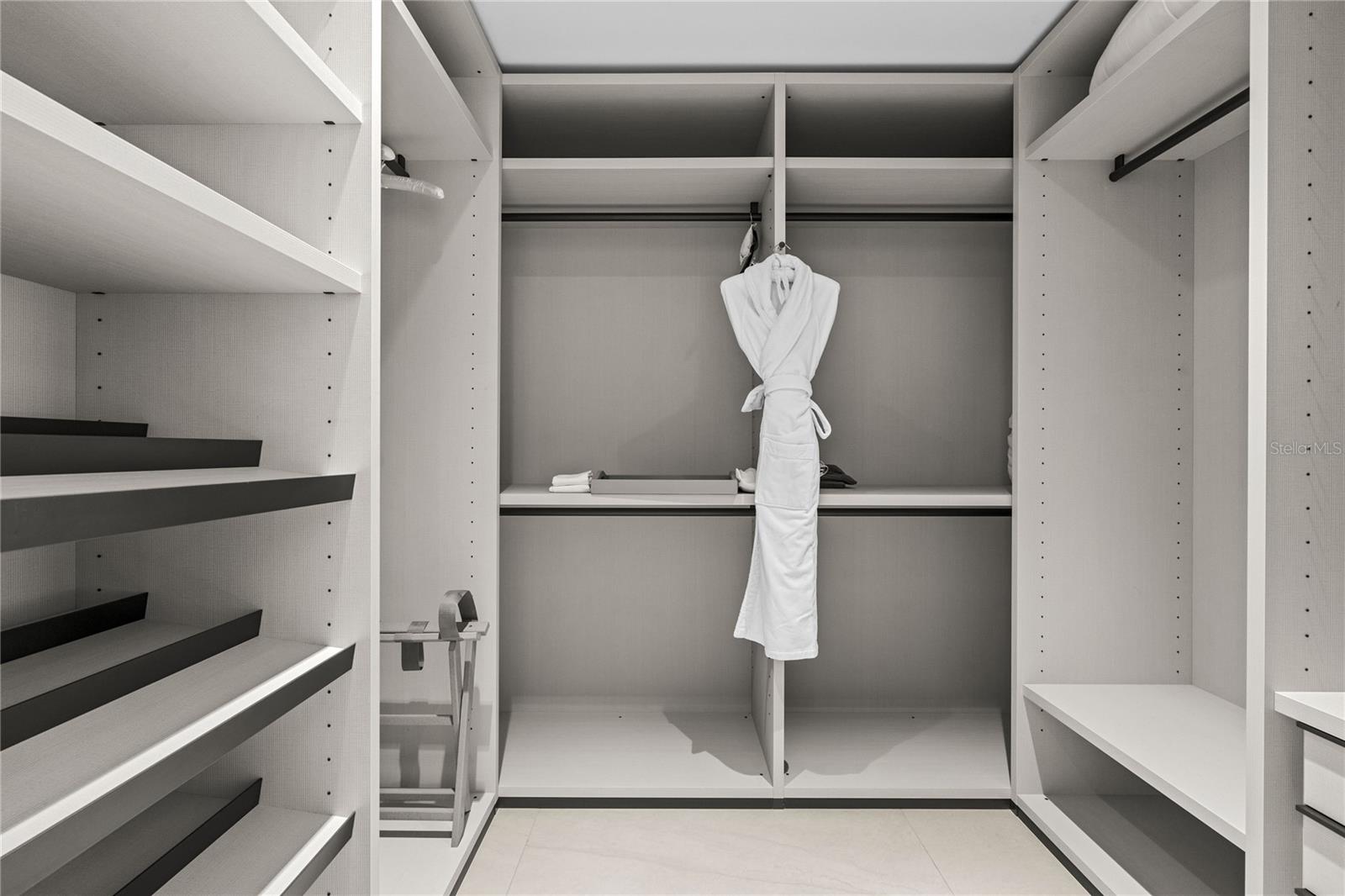 PR9113943 Property Photo