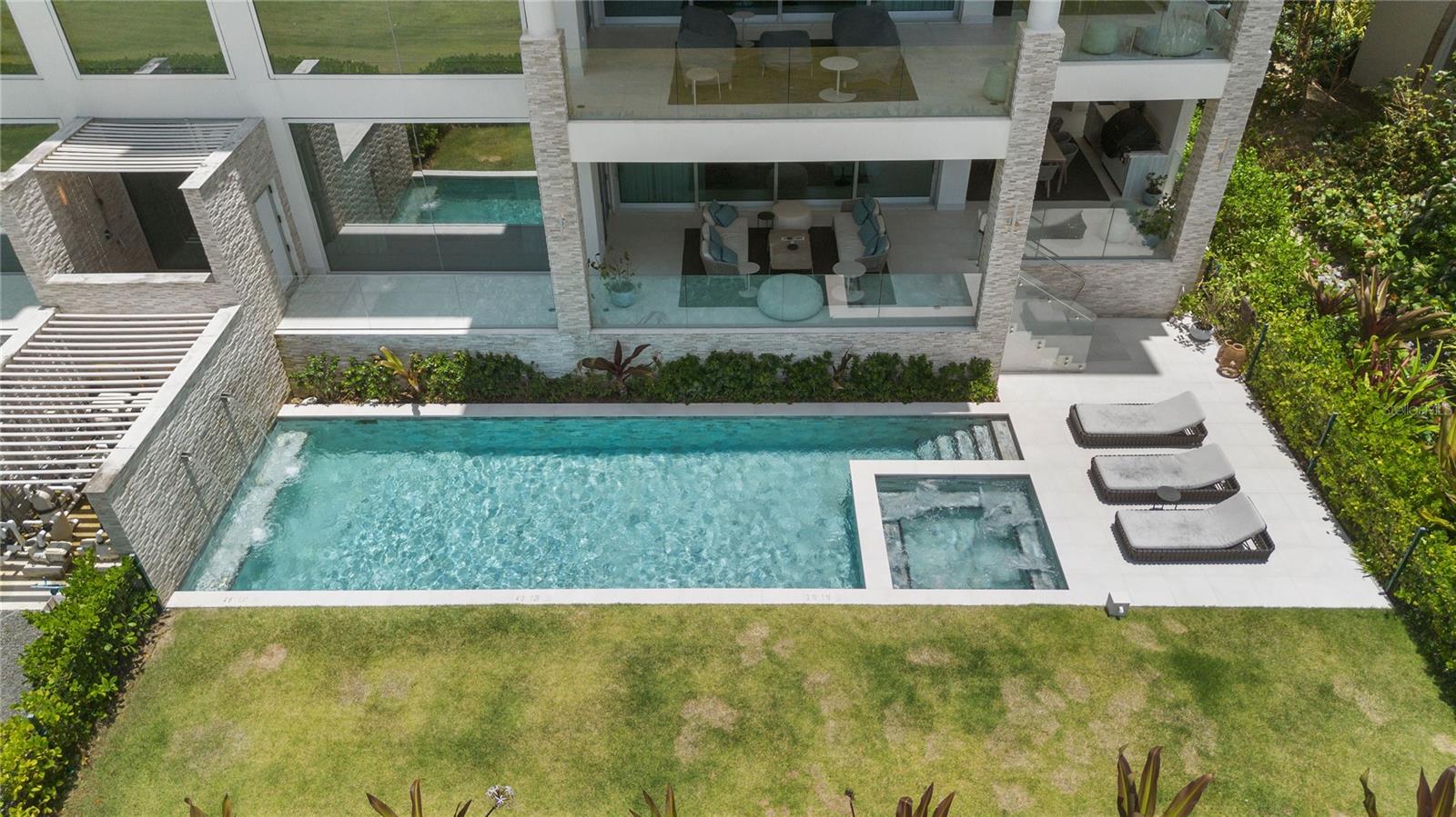 PR9113943 Property Photo