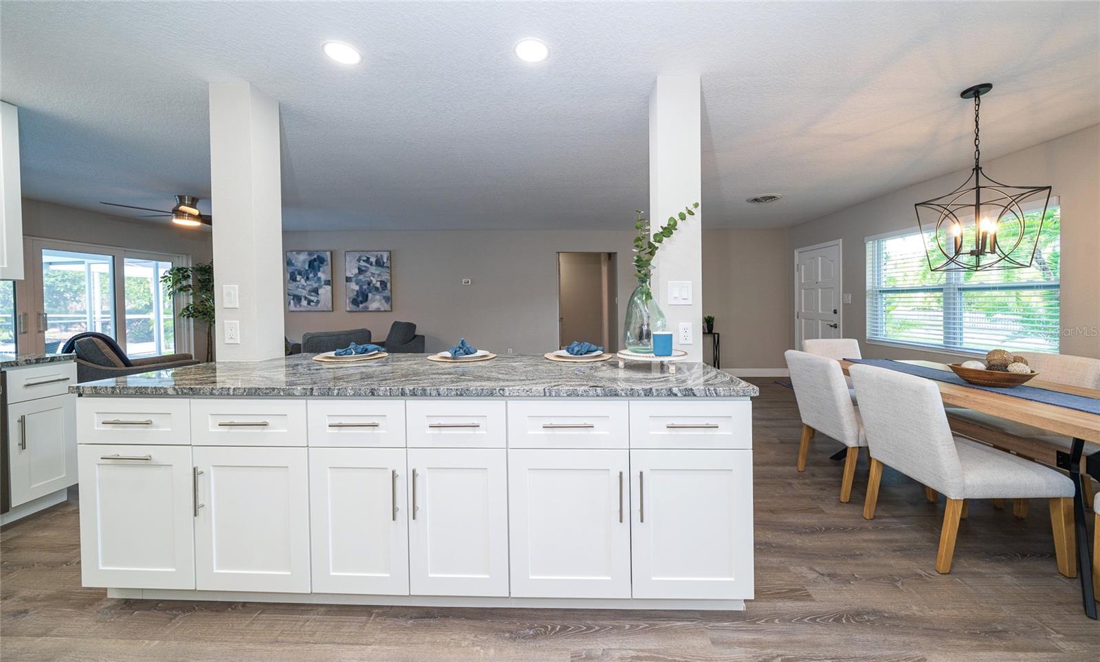 415 MISSION HILLS AVE, TAMPA, FL, 33617