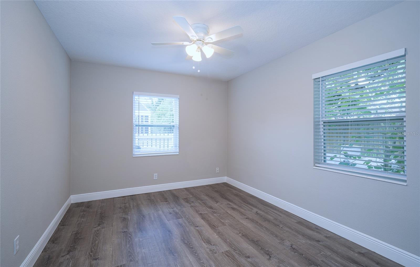 415 MISSION HILLS AVE, TAMPA, FL, 33617