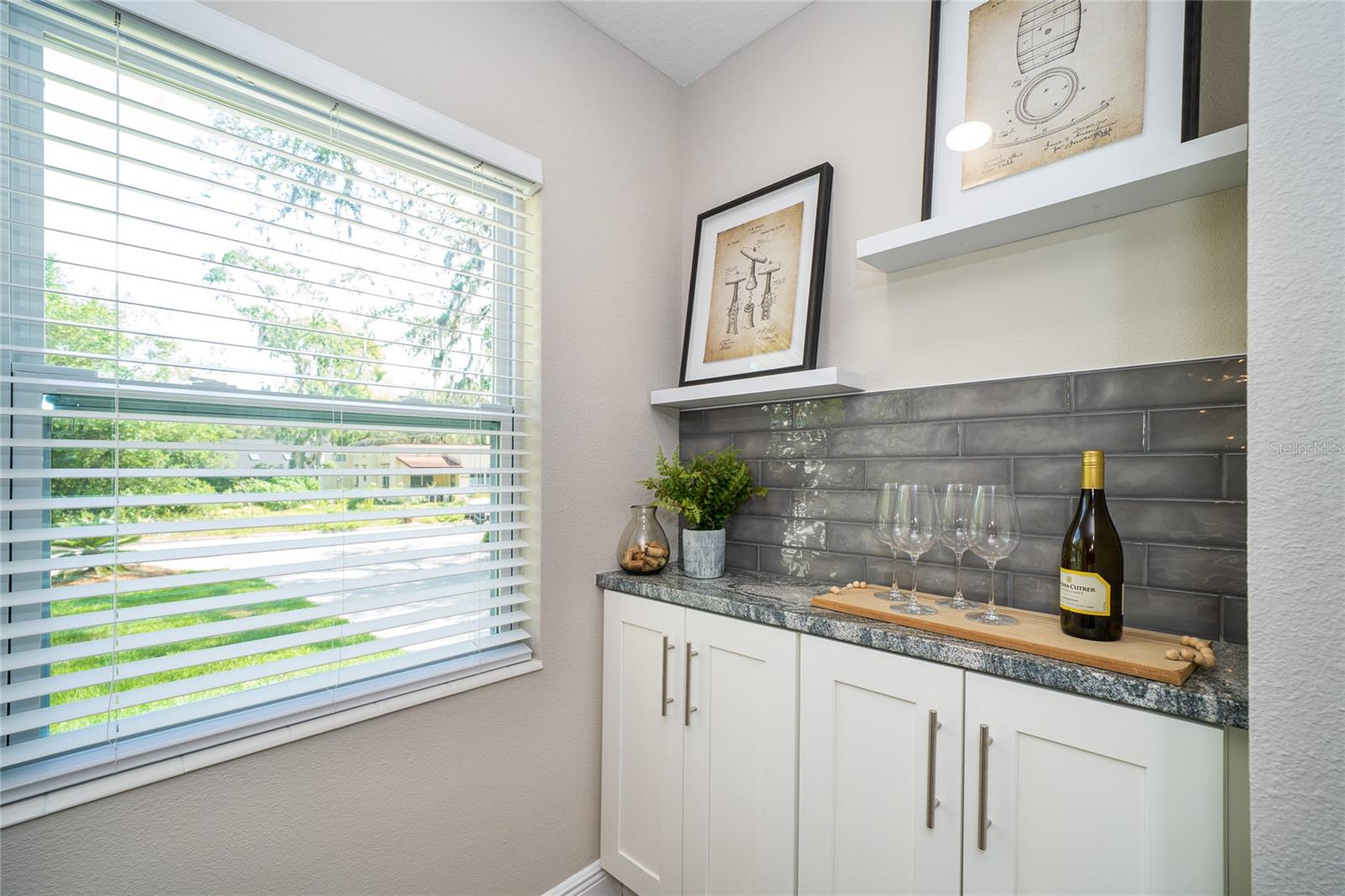 415 MISSION HILLS AVE, TAMPA, FL, 33617