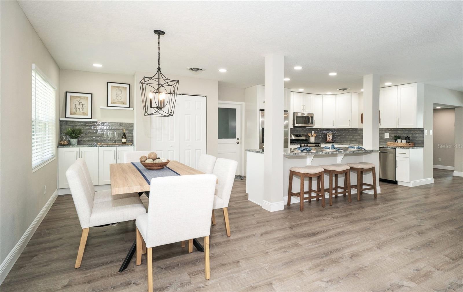 415 MISSION HILLS AVE, TAMPA, FL, 33617