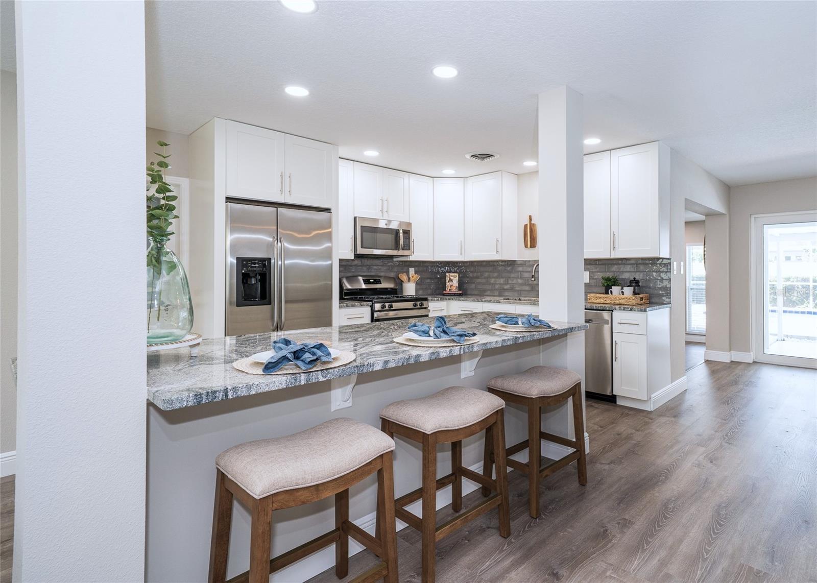 415 MISSION HILLS AVE, TAMPA, FL, 33617