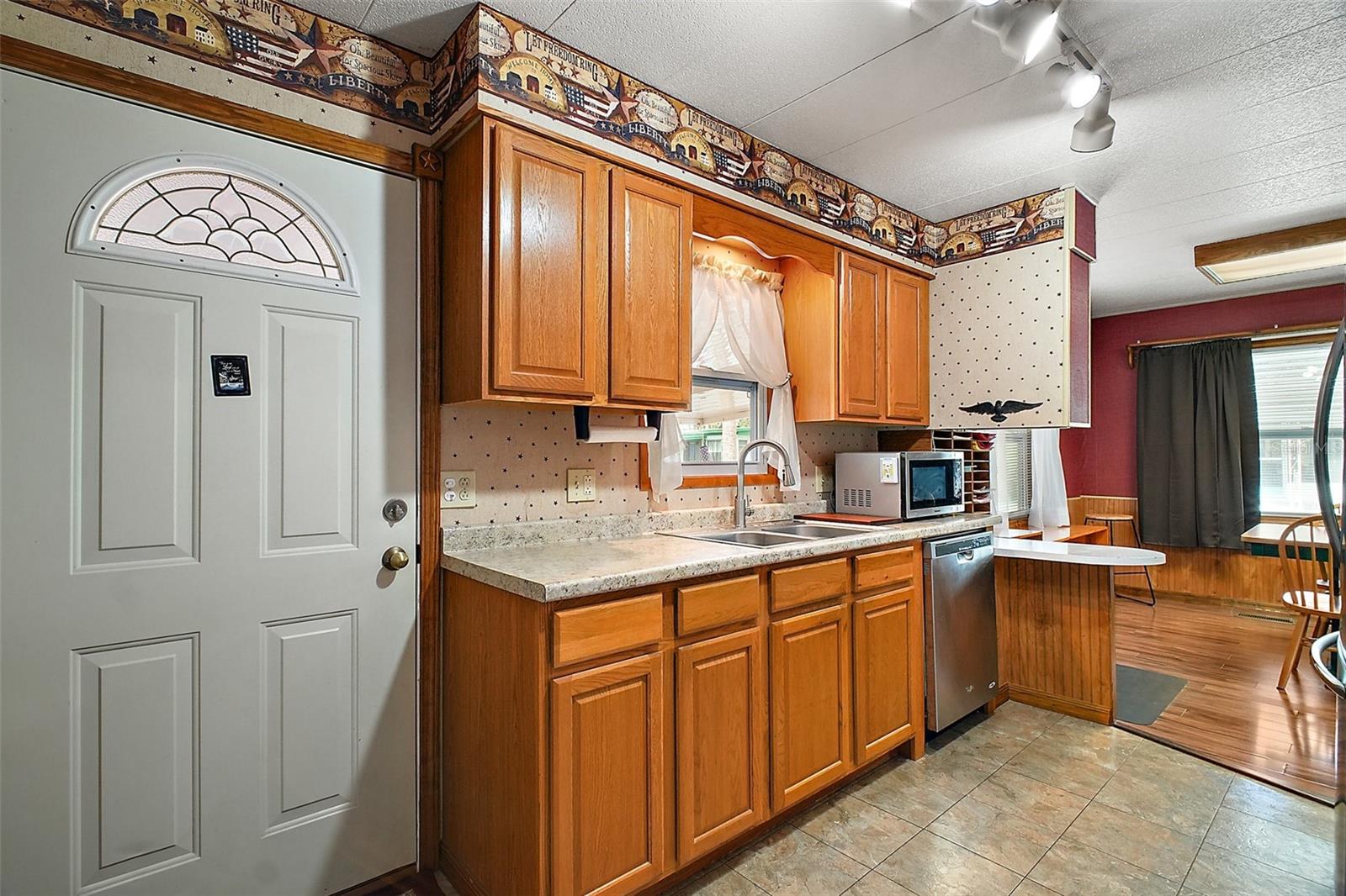 124A SHADY LN, EUSTIS, FL, 32726