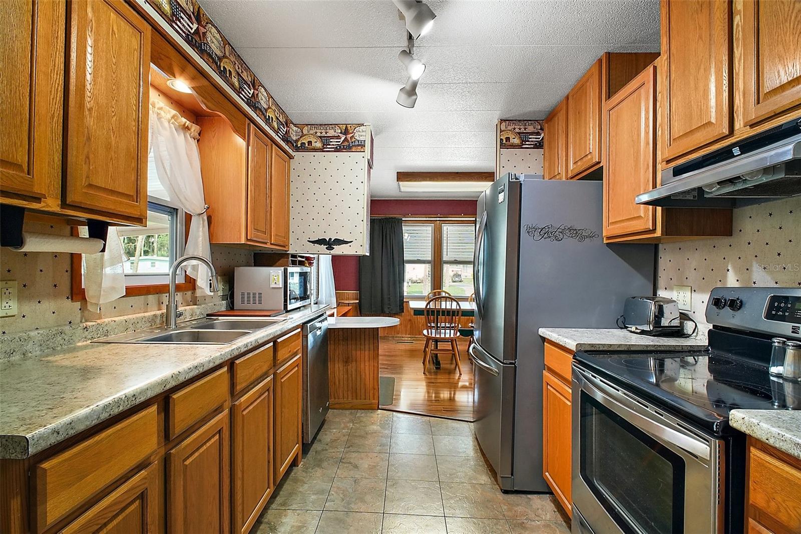 124A SHADY LN, EUSTIS, FL, 32726