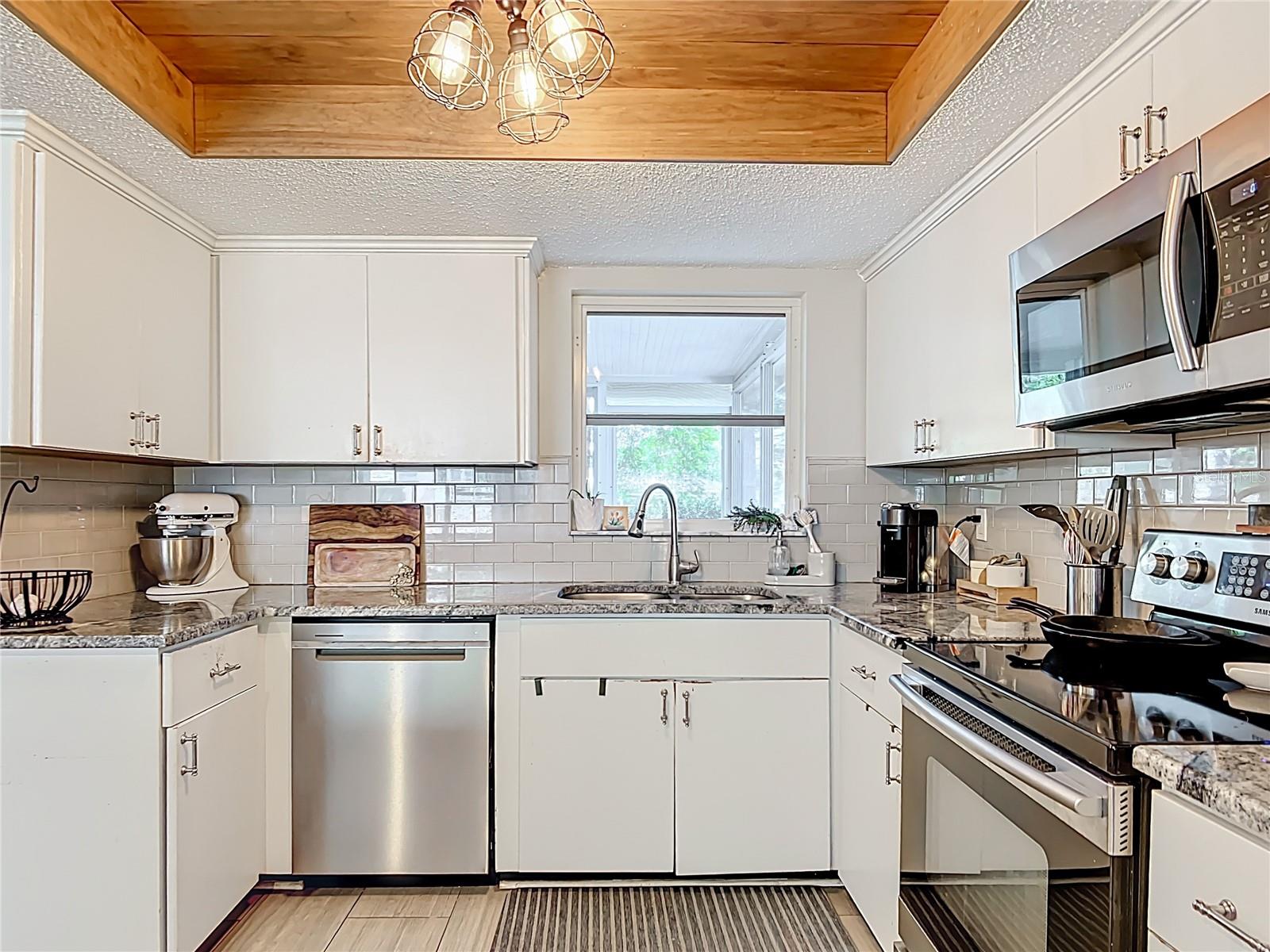 825 N HOLLYWOOD CIR, CRYSTAL RIVER, FL, 34429