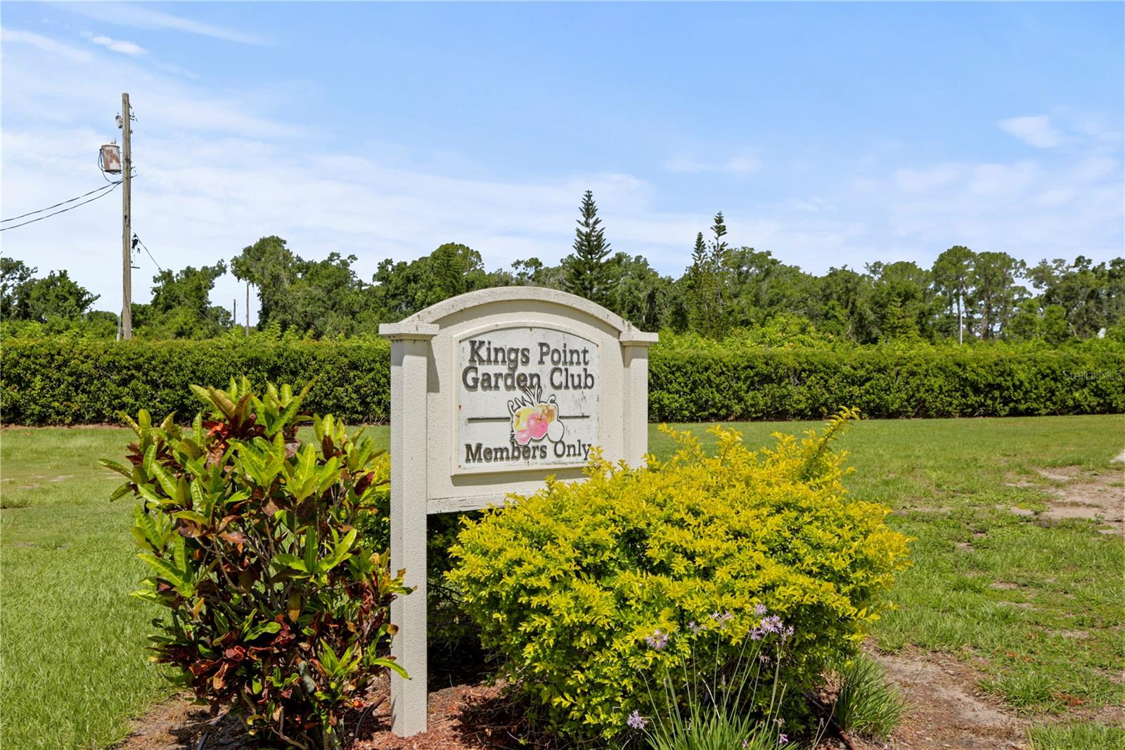 1111 HAREFIELD CIR, SUN CITY CENTER, FL, 33573