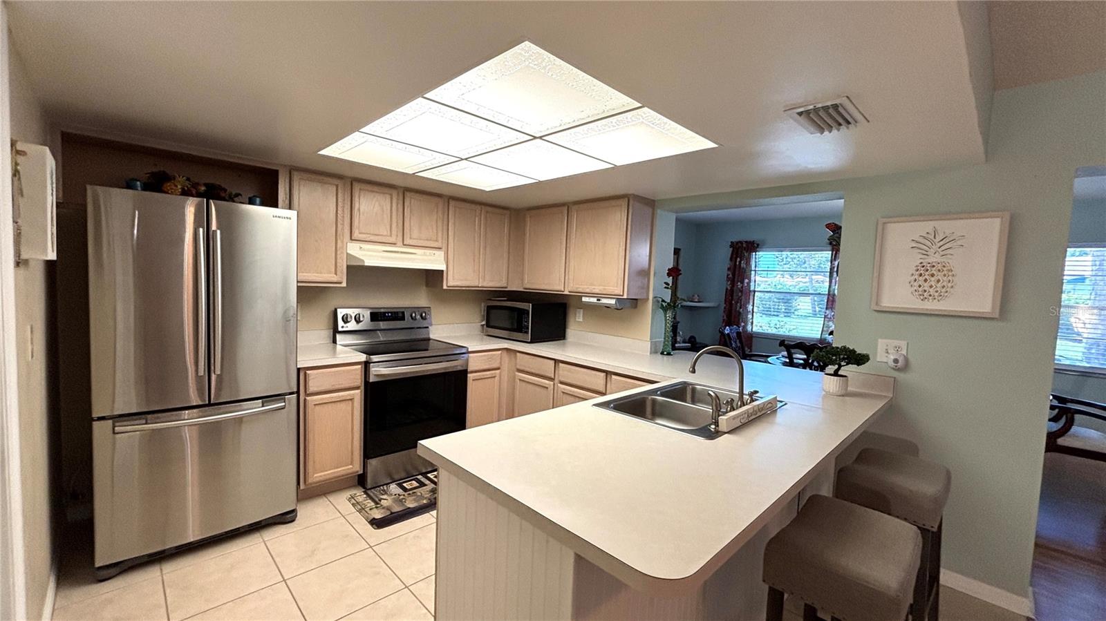 1111 HAREFIELD CIR, SUN CITY CENTER, FL, 33573