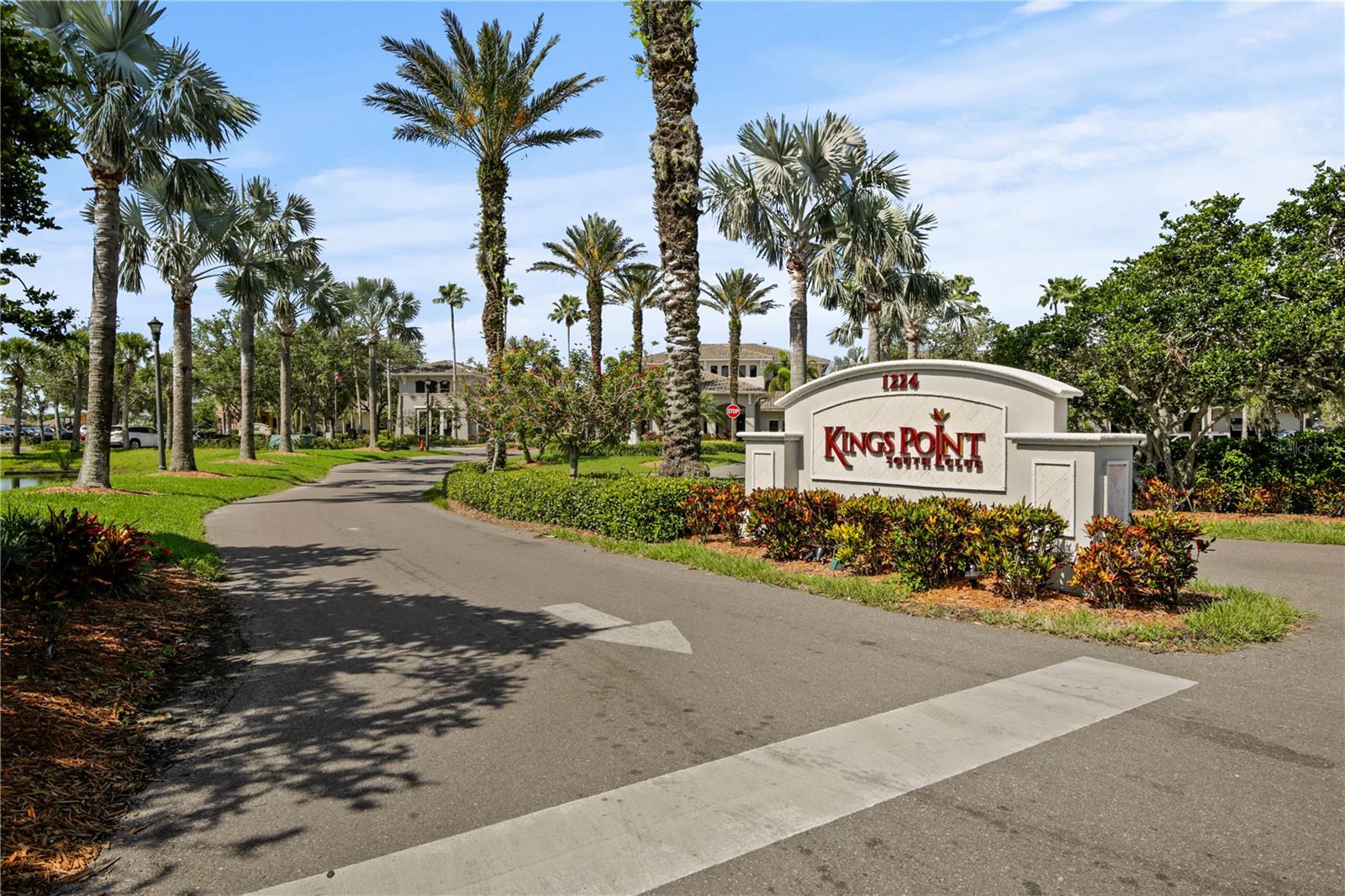 1111 HAREFIELD CIR, SUN CITY CENTER, FL, 33573