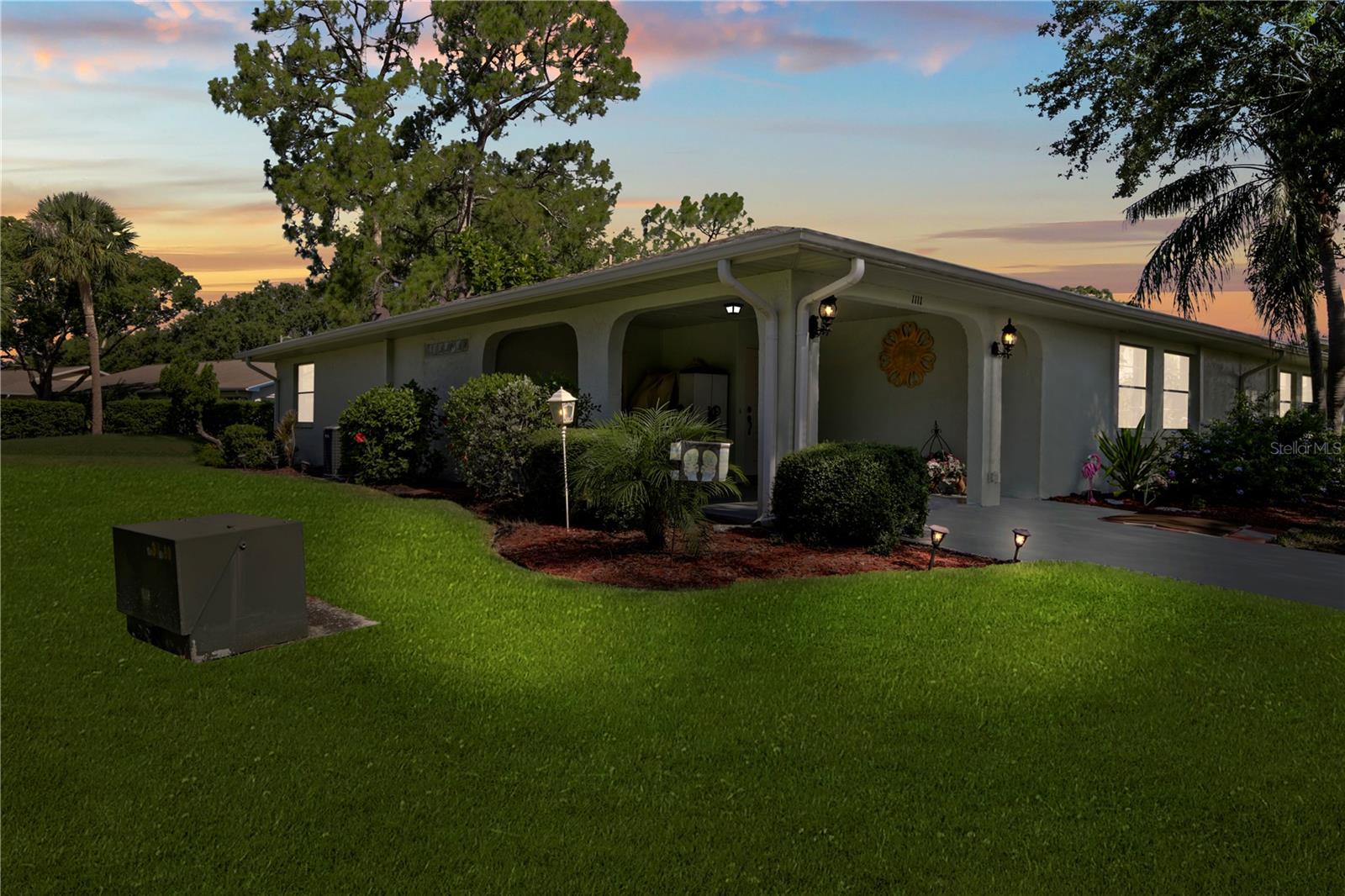 1111 HAREFIELD CIR, SUN CITY CENTER, FL, 33573