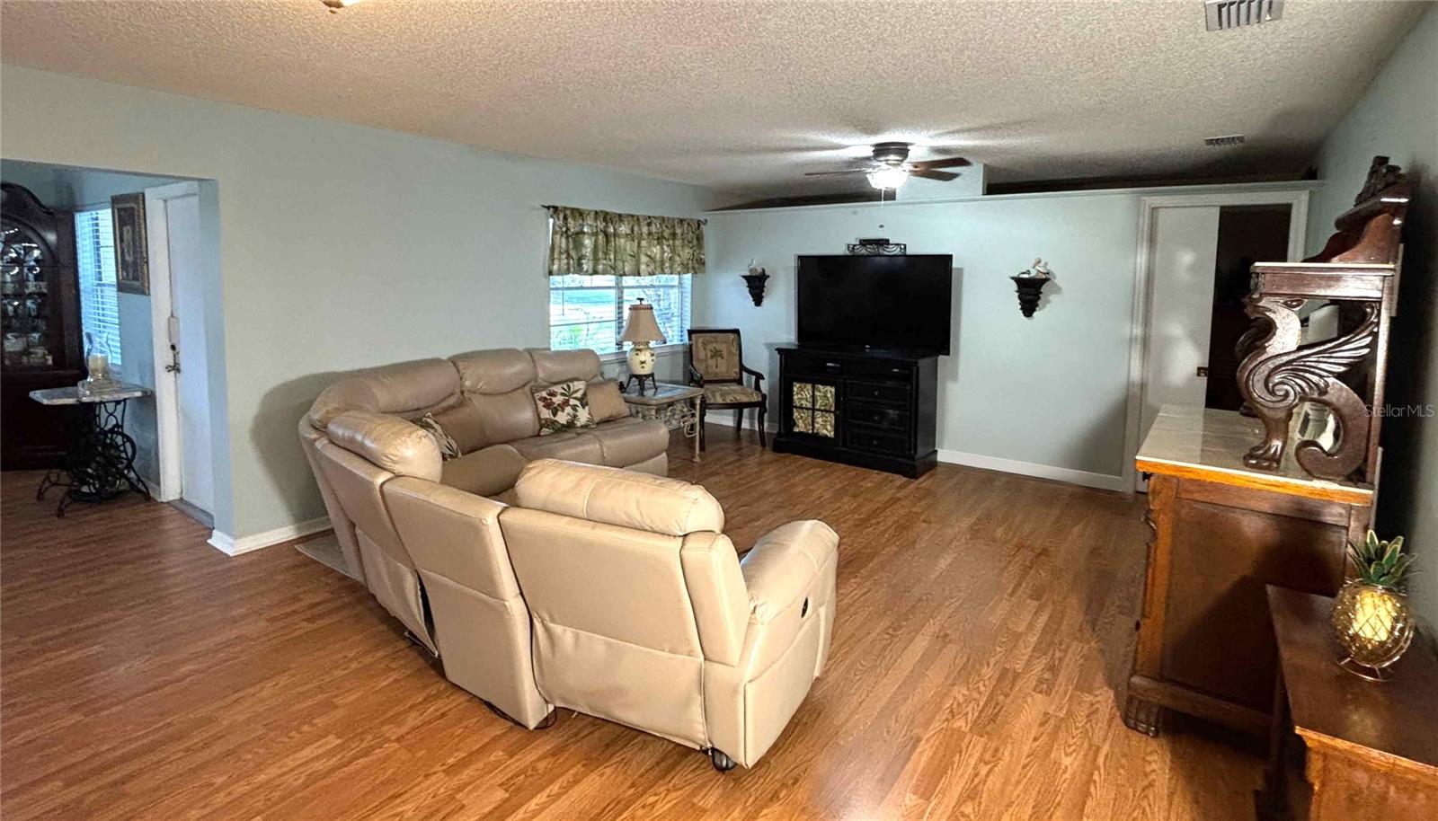 1111 HAREFIELD CIR, SUN CITY CENTER, FL, 33573