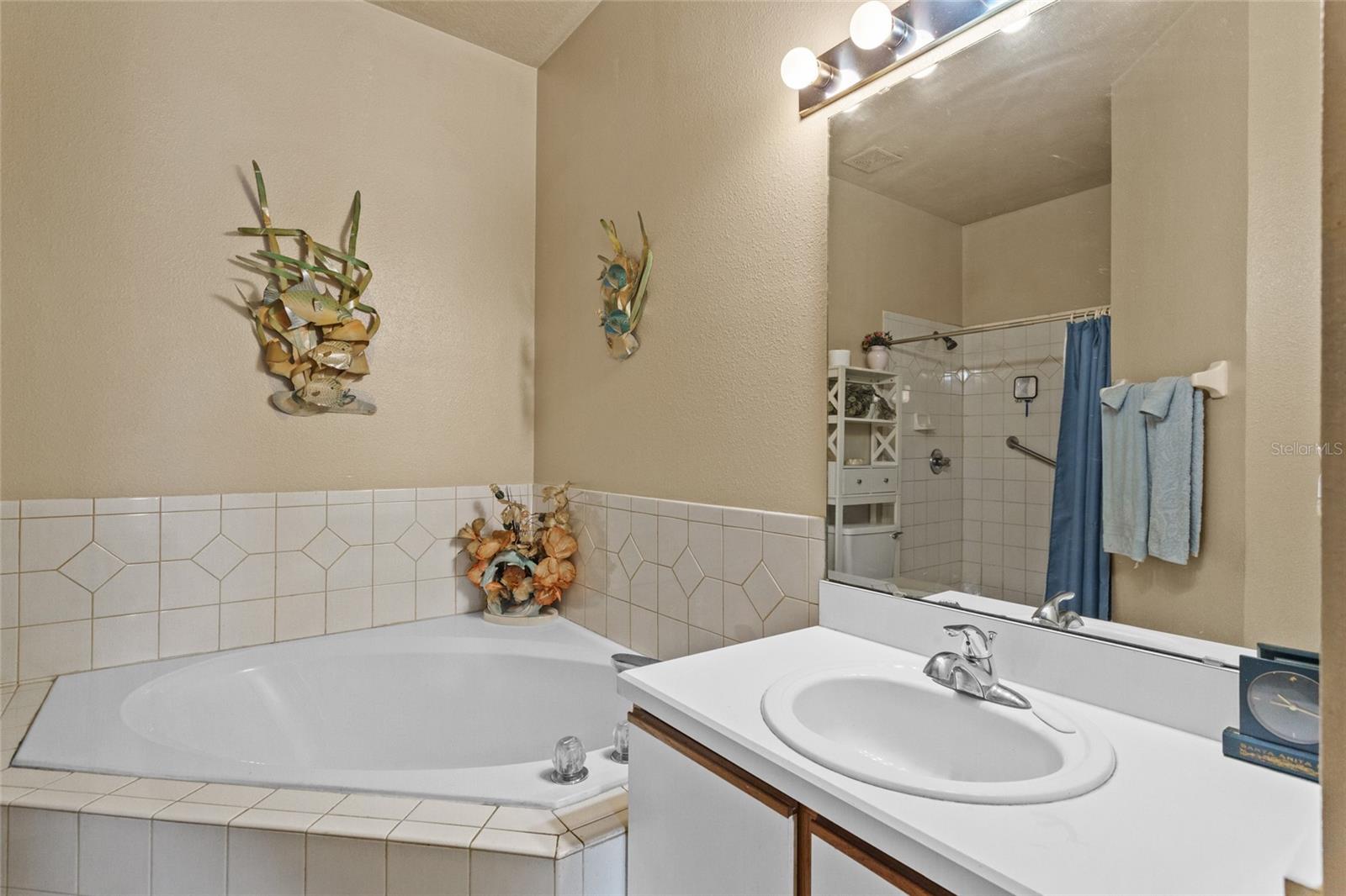 906 BERWICK DR, DAVENPORT, FL, 33897