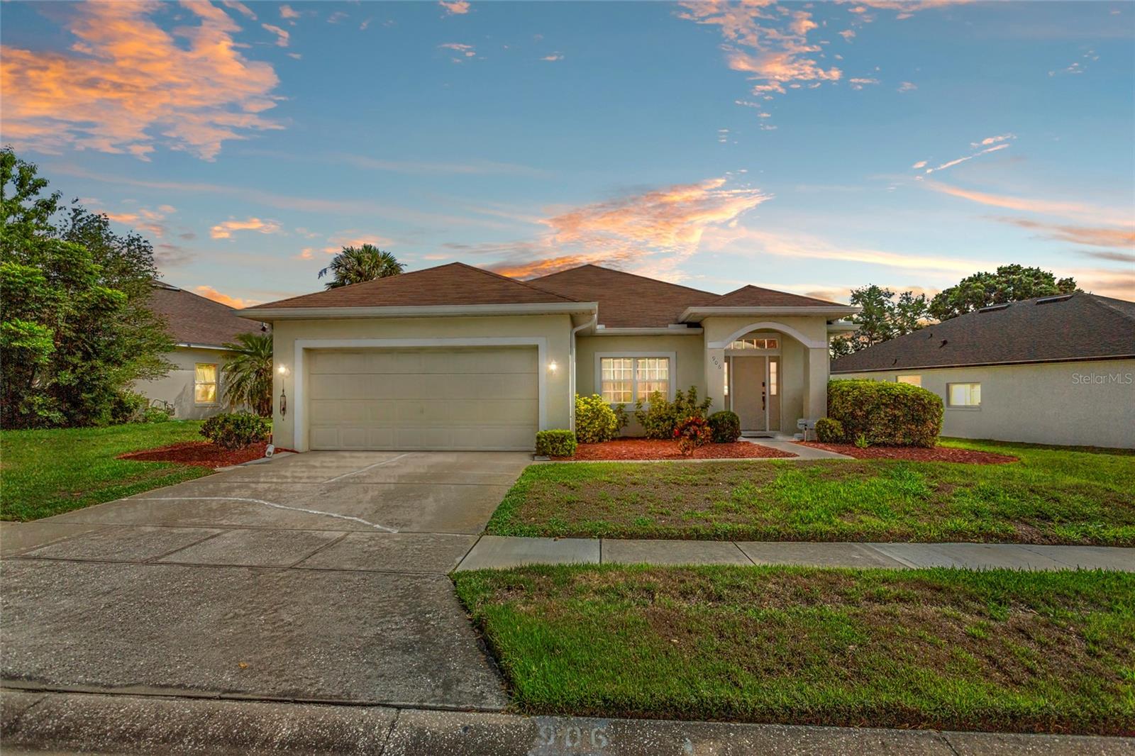 906 BERWICK DR, DAVENPORT, FL, 33897