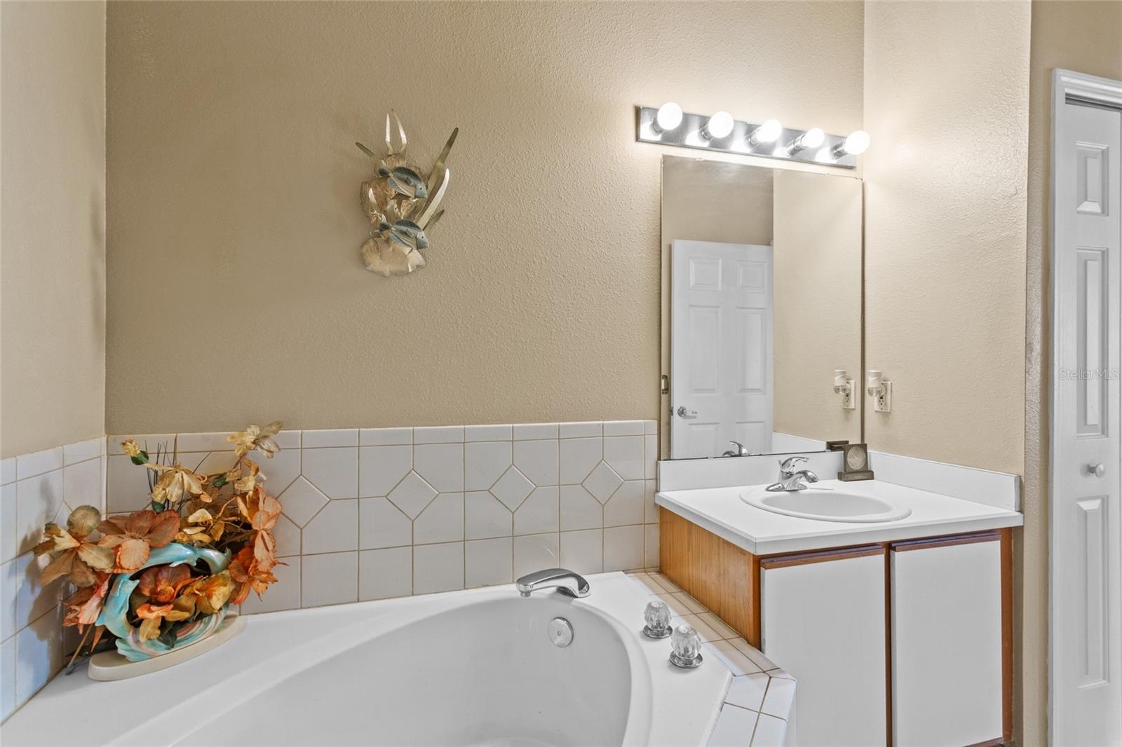 906 BERWICK DR, DAVENPORT, FL, 33897