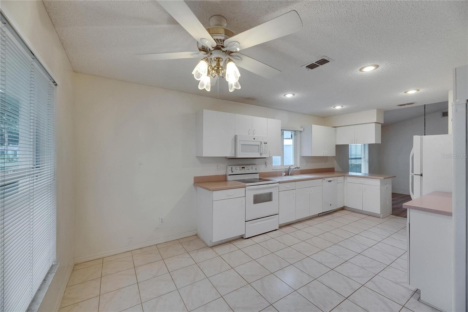 746 MASTERPIECE DR, SUN CITY CENTER, FL, 33573