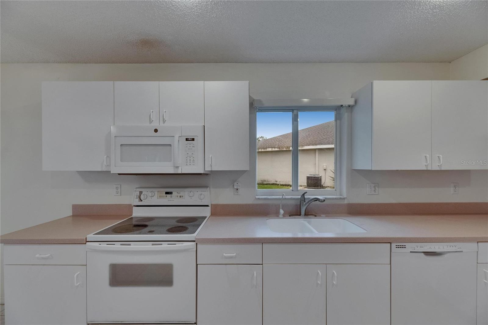 746 MASTERPIECE DR, SUN CITY CENTER, FL, 33573