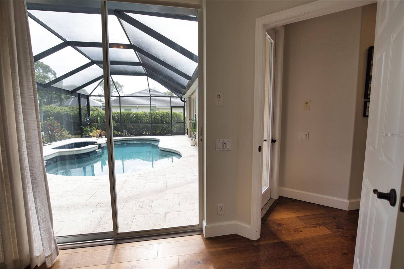 A4654281 Property Photo