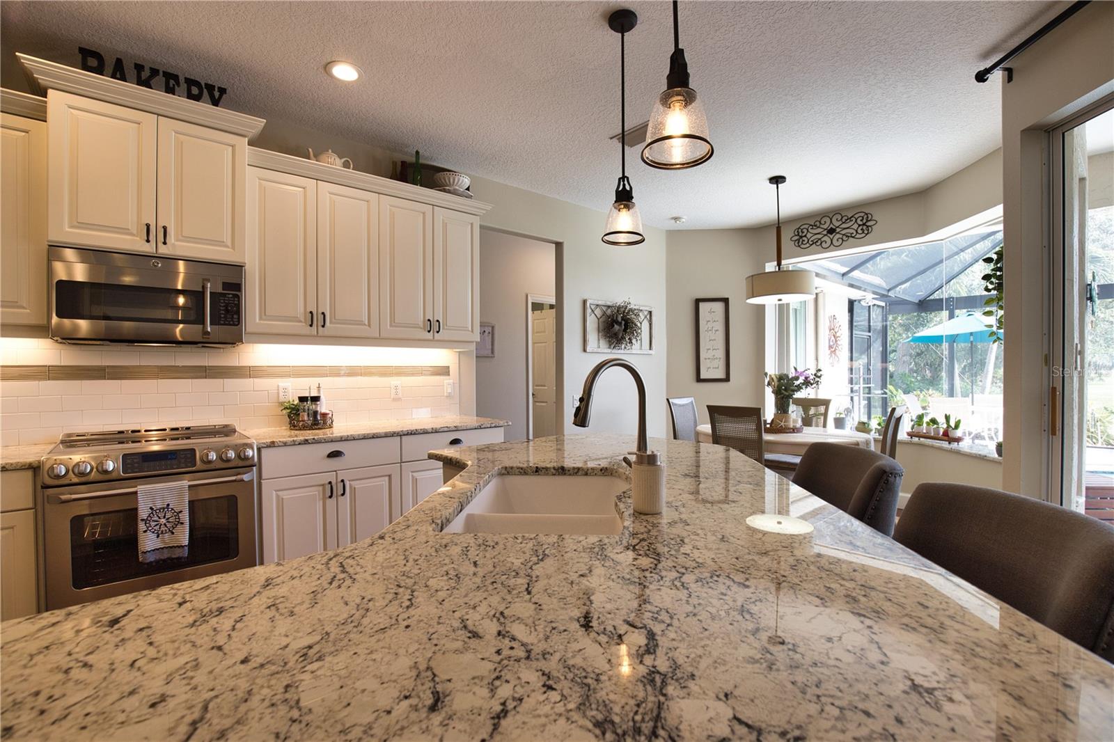 A4654281 Property Photo