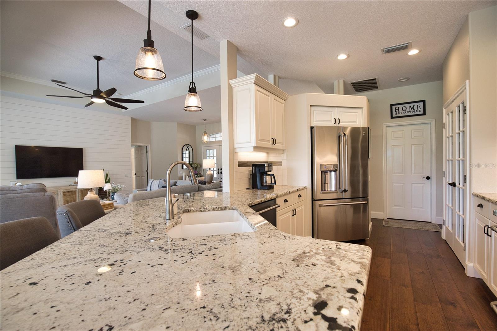 A4654281 Property Photo