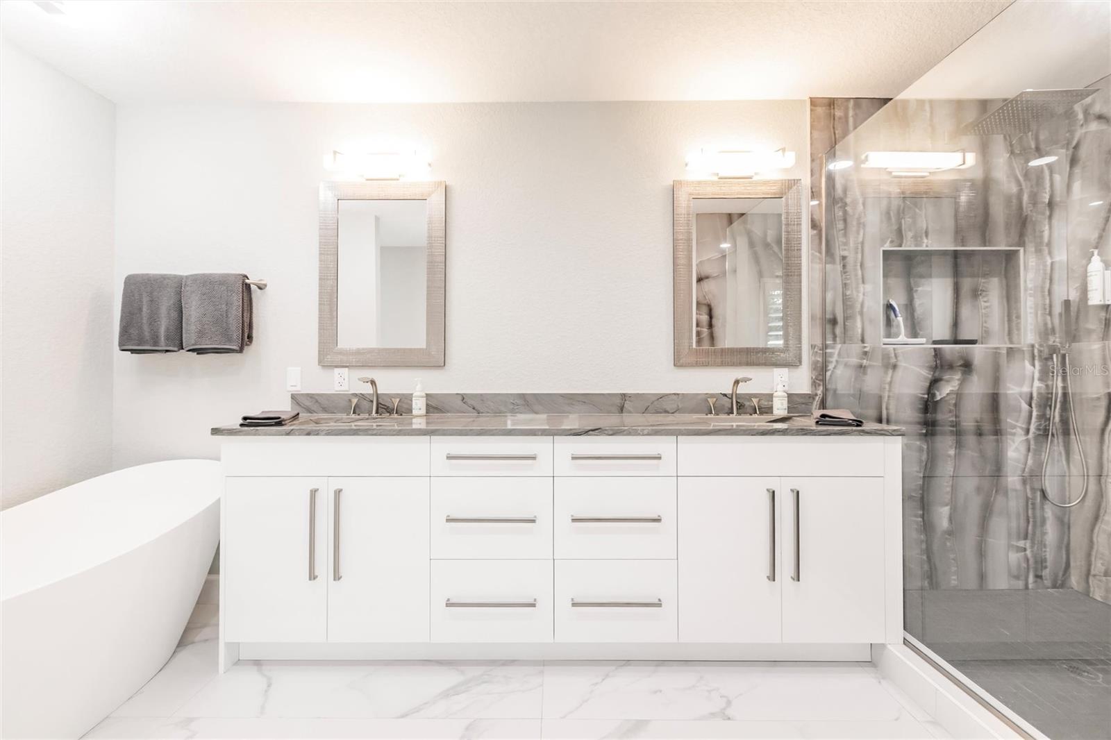 261 VENEZIA CT, PUNTA GORDA, FL, 33950