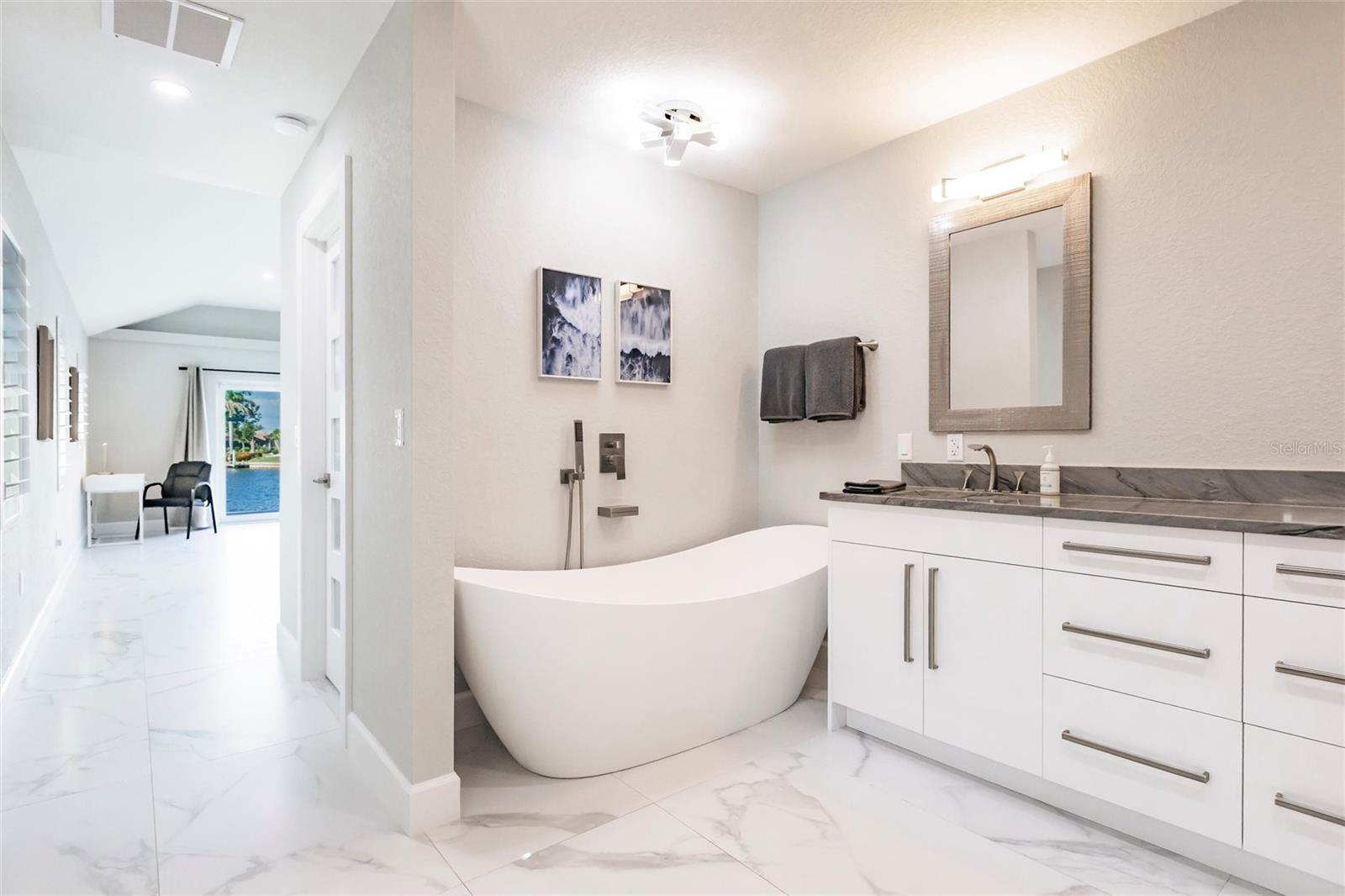 261 VENEZIA CT, PUNTA GORDA, FL, 33950