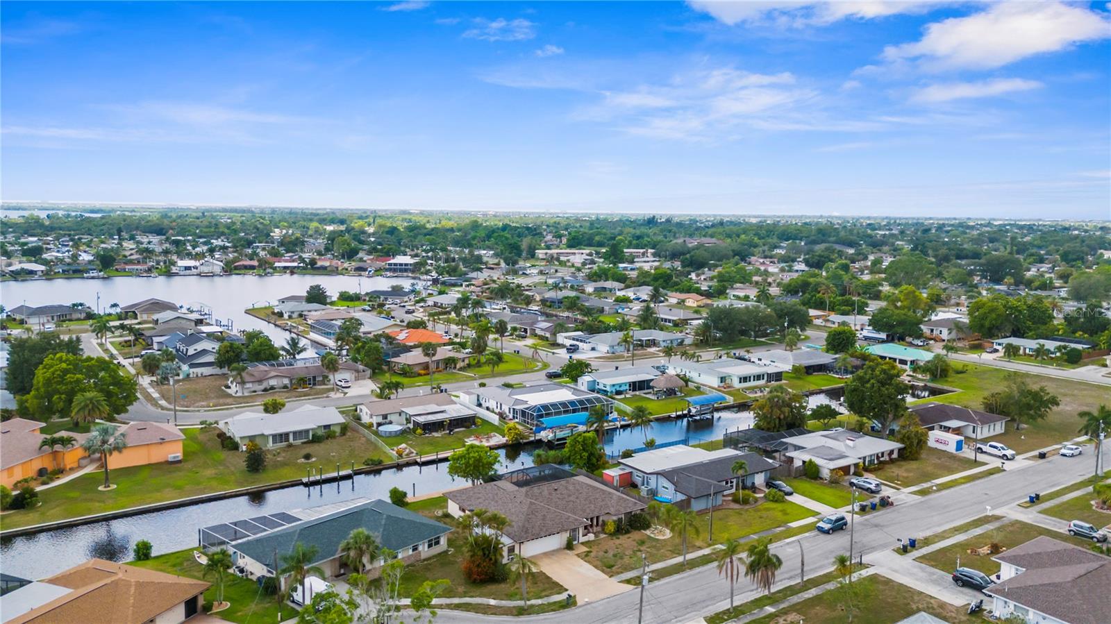 1719 W BLUEWATER TER, NORTH FORT MYERS, FL, 33903