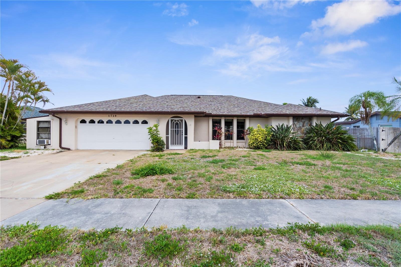 1719 W BLUEWATER TER, NORTH FORT MYERS, FL, 33903