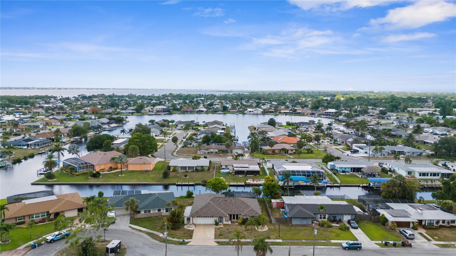 1719 W BLUEWATER TER, NORTH FORT MYERS, FL, 33903